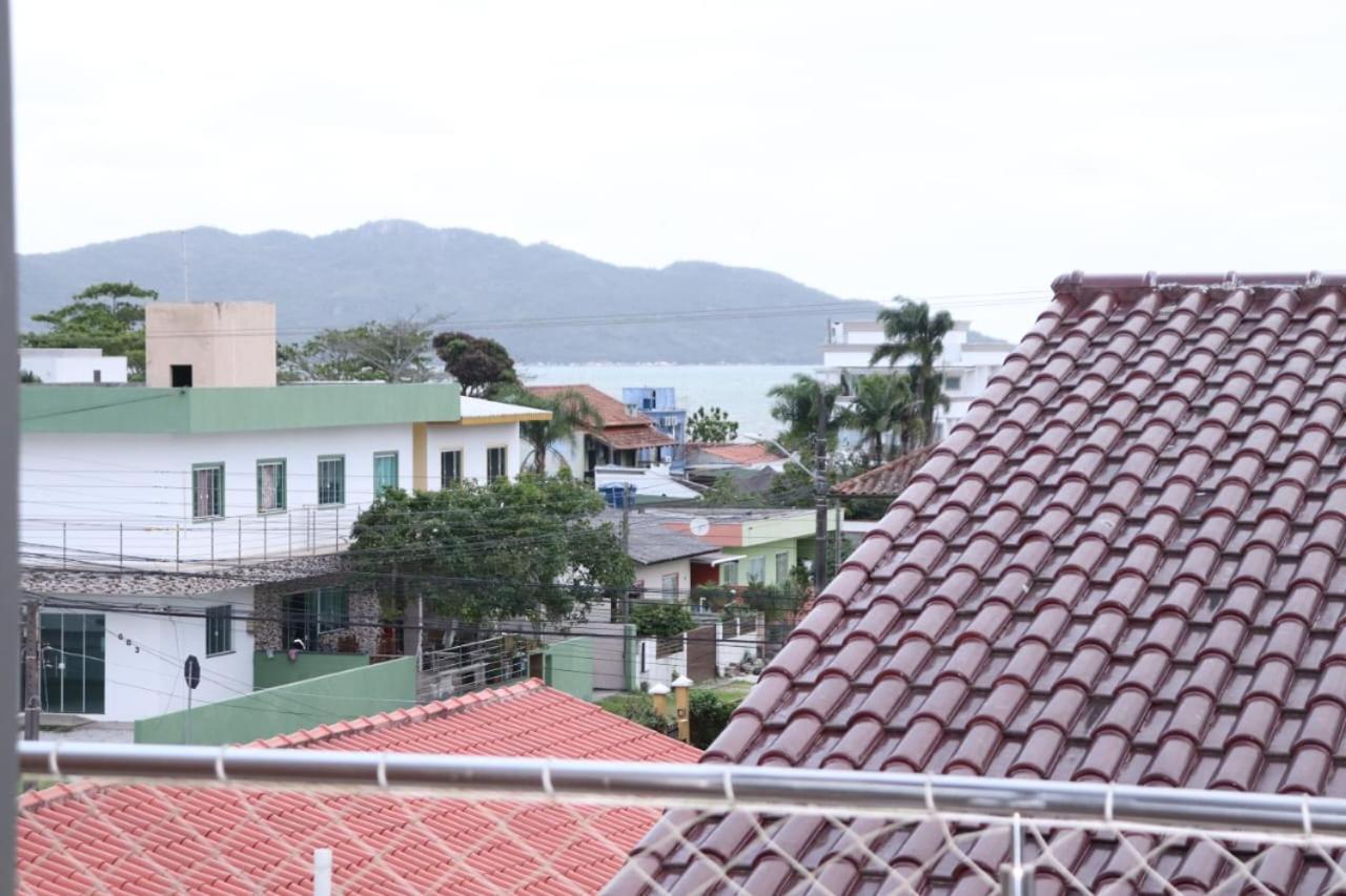 Апартаменты Enseada De Zimbros Residencial Бомбиньяс Экстерьер фото